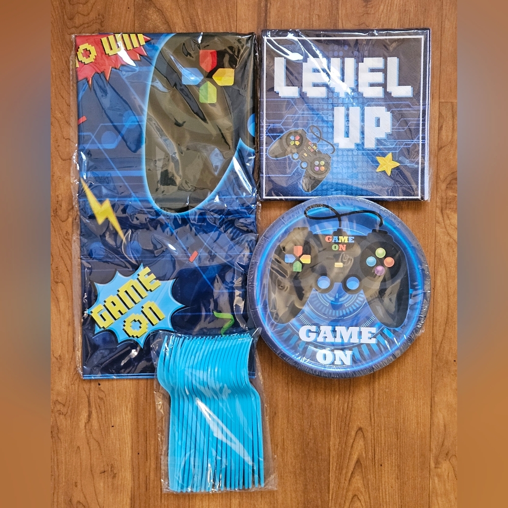 Blue Gamer Party Supplies Set